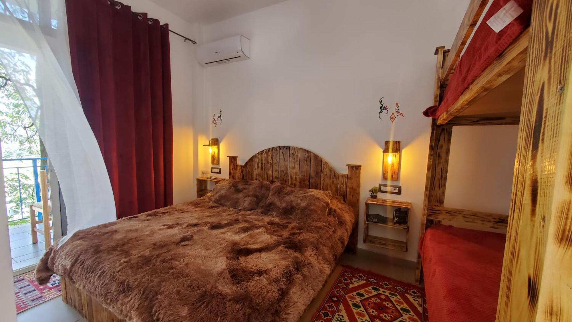 Clockwise Guestrooms Gjirokastër Exteriör bild