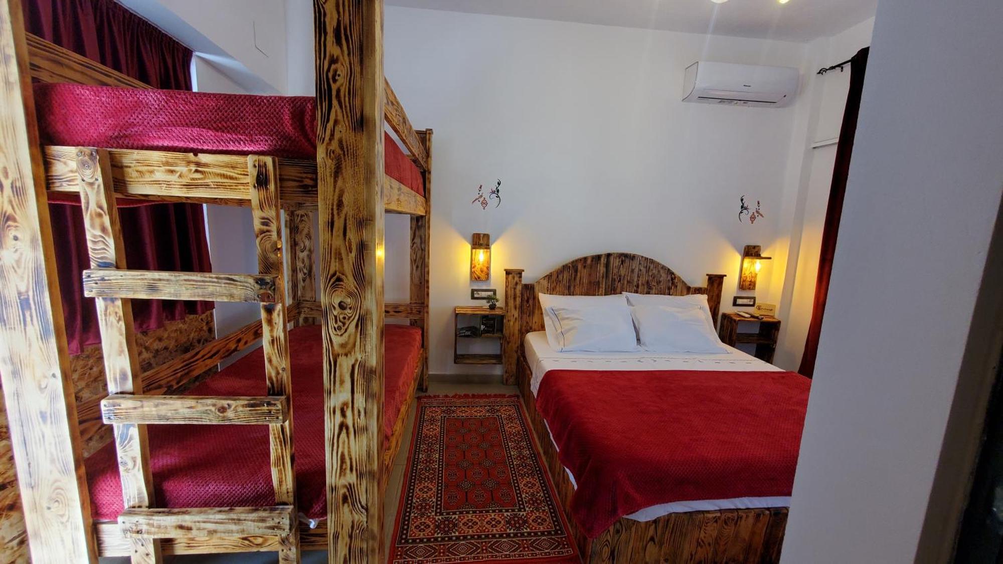 Clockwise Guestrooms Gjirokastër Exteriör bild